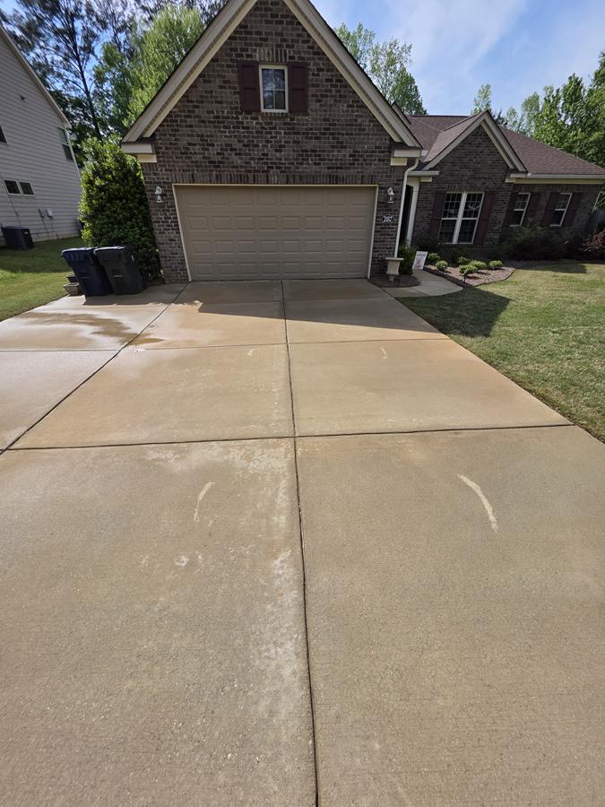 Driveway Cleaning in Auburn, AL